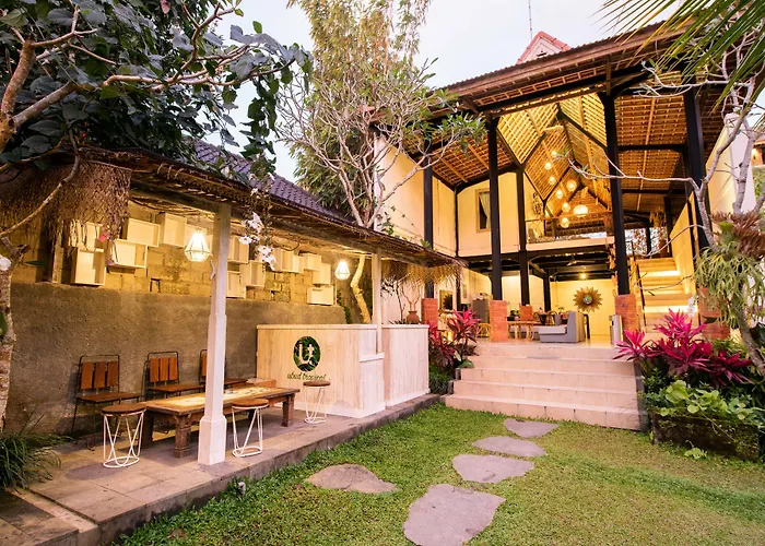 Tropical Albergue